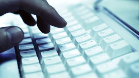 Ce făceau doi copii de etnie romă, azi-noapte, în Casa de Cultură Năvodari - fraudainformatica-1359106282.jpg