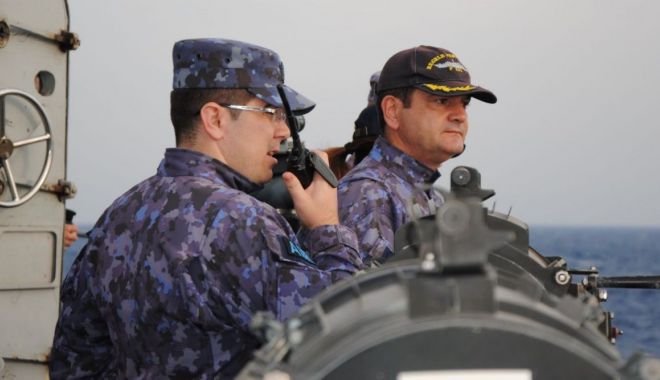 Militarii de pe fregata 