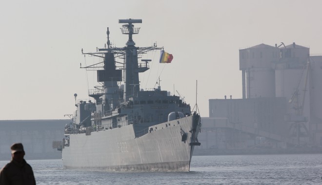 Fregata Regina Maria sosește din misiunea NATO - fregatareginamaria51-1383293220.jpg