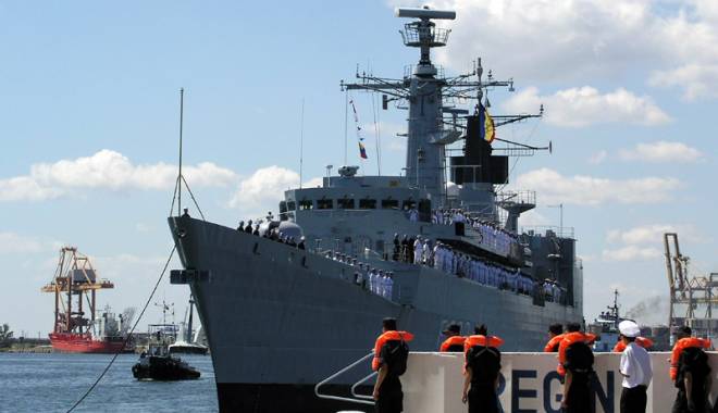 Fregatele Regele Ferdinand și Regina Maria vor fi modernizate - fregateleregeleferdinandsiregina-1439132818.jpg