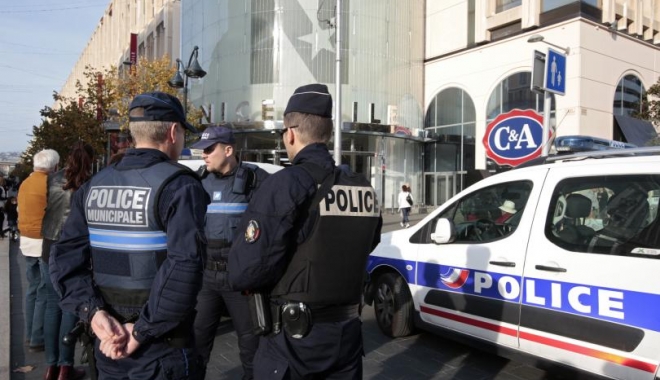 FRANCEZ SUSPECTAT DE TERORISM, ARESTAT - frenchpoliceguardlocationcentral-1499601469.jpg