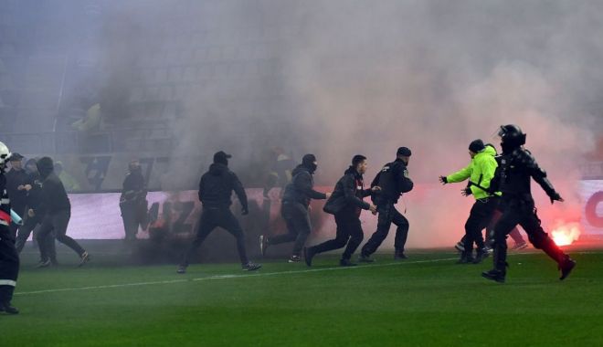 Comisia de Disciplină a FRF a sancționat drastic cluburile Dinamo şi UTA - frf--sanctiuni-cluburi-1711560603.jpg
