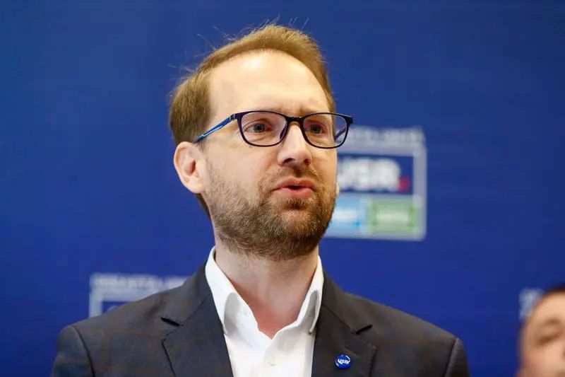 Dominic Fritz: „Viitorul guvern va ieși cu un pachet de măsuri cu care nimeni nu va fi mulțumit” - fritz-1749047096.jpg