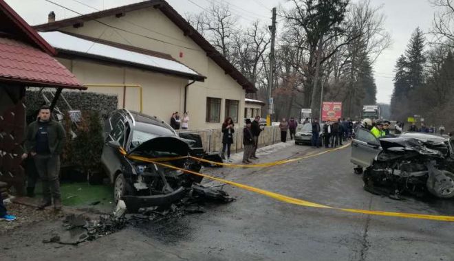IMPACT FRONTAL FATAL! Un om a murit, iar altul este grav rănit, după ce două mașini s-au ciocnit - frontal-1517667514.jpg