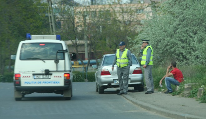 Șoferi prinși pe picior greșit de polițiștii Gărzii de Coastă - frontiera-1338199721.jpg