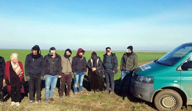 Nouă cetățeni sirieni și irakieni, opriți la frontiera cu Bulgaria - frontiera-1512748524.jpg
