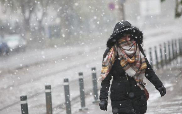Fenomen meteo ciudat, în această dimineață - fulguiala-1479973497.jpg