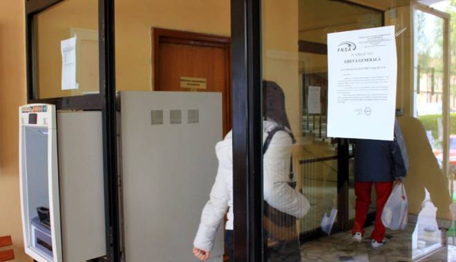 Funcționarii publici amenință că vor boicota alegerile locale - functionariipublici-1459193251.jpg
