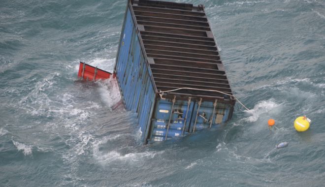 Fundul mărilor și oceanelor lumii este pavat cu containerele căzute peste bordul navelor - fundulmarilorsioceanelorlumiiest-1607452564.jpg
