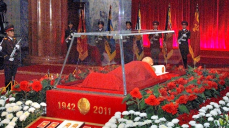 Funeraliile lui Kim Jong-il: Sute de mii de nord-coreeni pe străzi - funerals13818700-1325057328.jpg