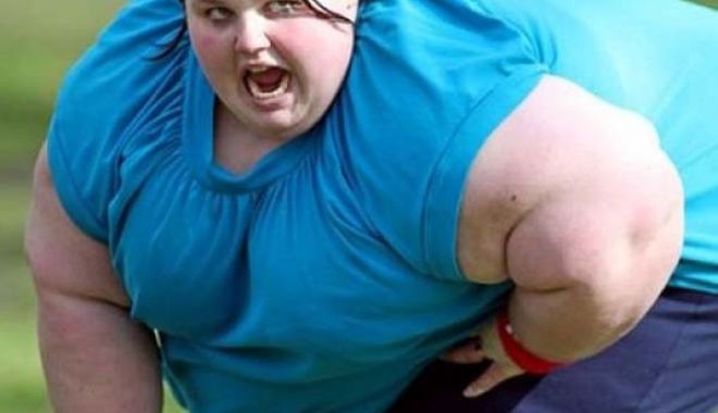 După Crăciun și Revelion, m-am urcat pe cântar. A apărut imediat mesajul - funnyangryfatgirlimage-1547987347.jpg