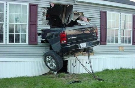Perle ale șoferilor implicați în accidente - funnycarpictures23-1315311389.jpg