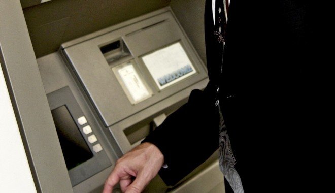 Constănțeanul care a furat un milion de lei din conturi bancare, băgat la răcoare - furt-1349040082.jpg