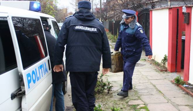 Constanța / CINCI POLIȚIȘTI ACUZAȚI că ajutau hoții să fure motorină - furt-1429849642.jpg
