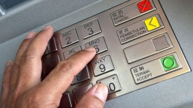Au încercat să fure un bancomat, la Năvodari. Hoții, urmăriți de agenții ZIP Escort - furt-1515147372.jpg