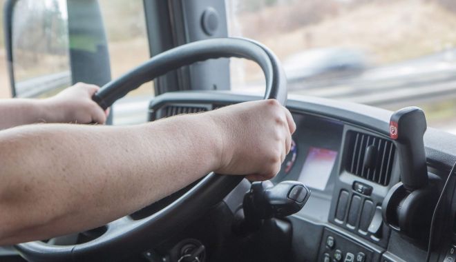Șofer român de TIR, jefuit de marfă de 40.000 de euro, pe o autostradă din Italia - furt-1631863150.jpg