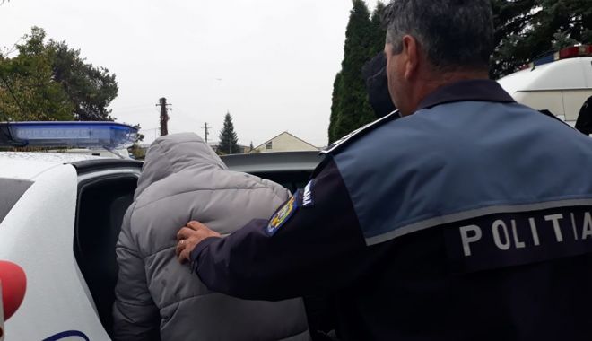 Doi bărbați din Constanța, care au furat dintr-un magazin, reținuți de polițiști