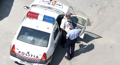 Hoață de gablonțuri la 15 ani - furt1361965783-1365426088.jpg