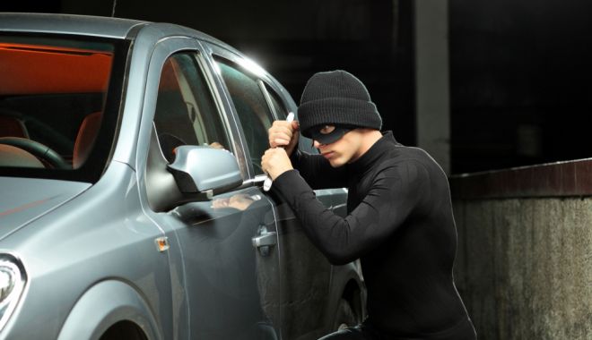 HOȚ DIN MAȘINI, prins de polițiștii din Constanța - furt21366212086-1532699226.jpg
