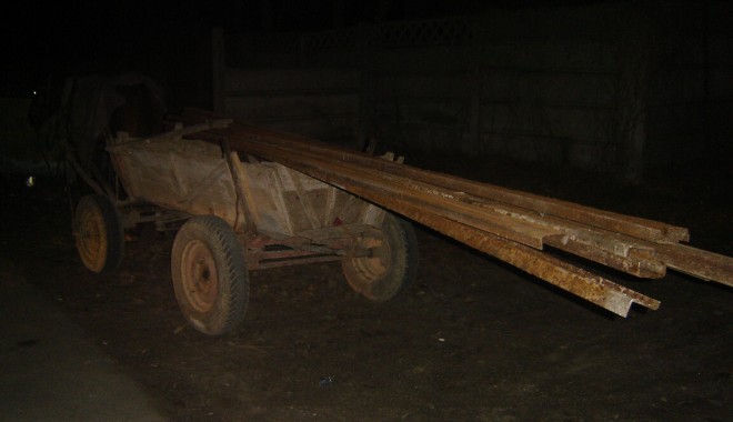 La furat de profile metalice cu căruța - furtcucaruta-1330516933.jpg