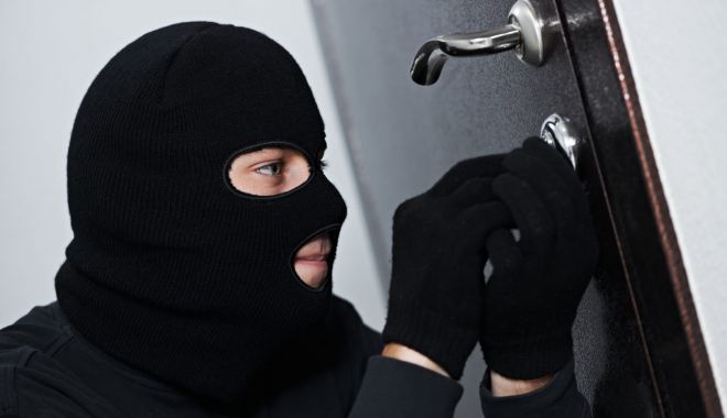 S-a dat alarma printre hoţi! Ce modificări se fac în Codul Penal - furtimpacare-1606061064.jpg