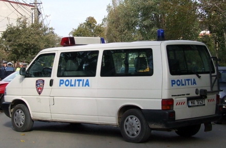 Prins cu mielul-n sac - furtmasinapolitieduba2-1385115073.jpg