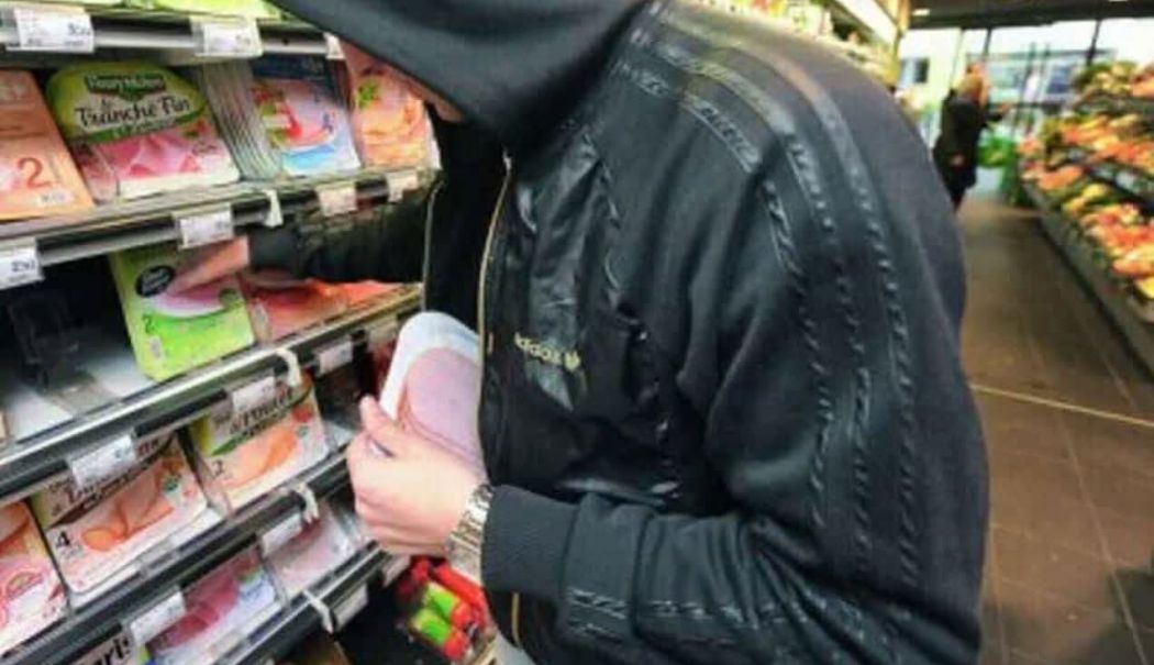 Bărbatul care a furat din mai multe magazine din Constanța a fost reținut de polițiști - furtsupermarket-1756547904.jpg