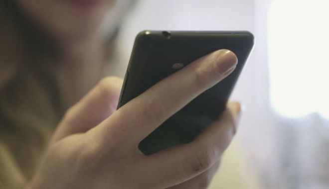 A furat telefonul unei fetițe, în parcul din Cernavodă - furttelefon-1617990580.jpg