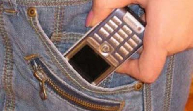 Cum te bagă un telefon mobil în închisoare - furttelefonmobil-1316556612.jpg