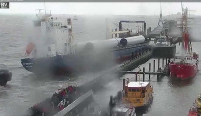 Furtuna  a provocat accidente pe mare - furtuna-1509381971.jpg