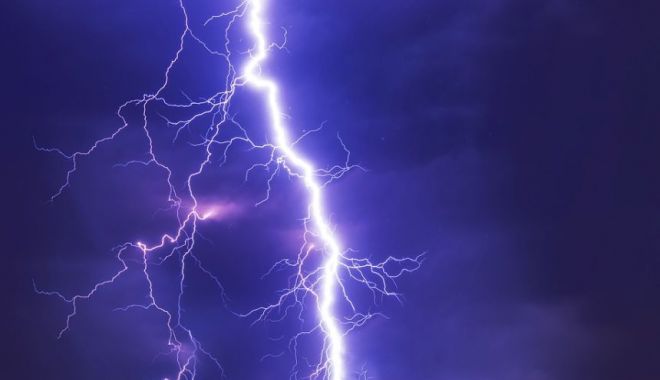 Alertă meteo! Cod portocaliu de furtună în mai multe zone din țară - furtuna-1534598161.jpg