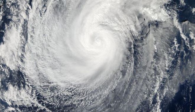 Furtuna tropicală care se îndrepta spre Japonia s-a transformat într-un super-taifun - furtuna-1570532641.jpg