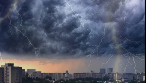 Avertizare meteo: Trei zile de ploi și vijelii puternice în România - furtuna30727400-1563018985.jpg