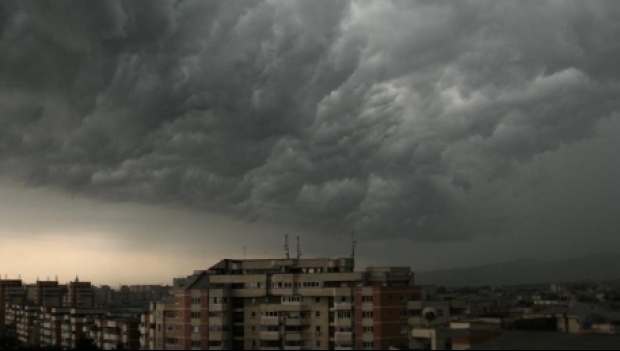 PROGNOZA METEO: Vreme instabilă toată săptămâna, cu reprize de furtuni violente - furtuna606966008355830023948000-1525629525.jpg