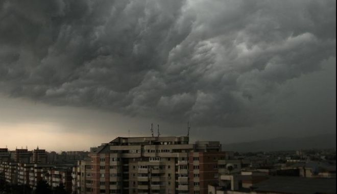 Vremea rea face ravagii! Noi alerte meteo emise de ANM - furtunabucuresti4567876547653690-1559379098.jpg