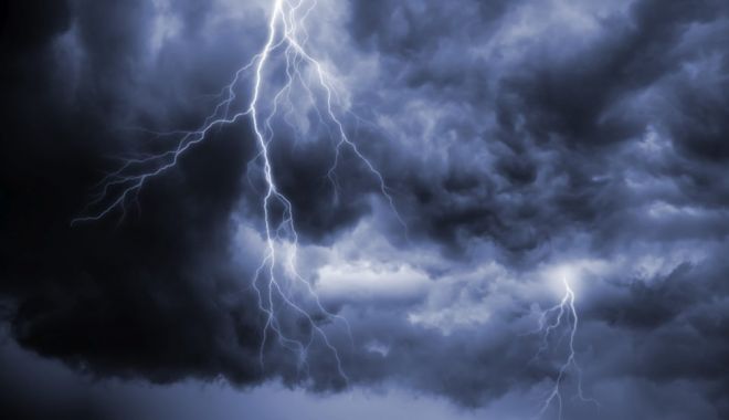 COD PORTOCALIU de furtuni la Constanța. Avertismentul meteorologilor - furtunafulgere1024x576-1594108283.jpg