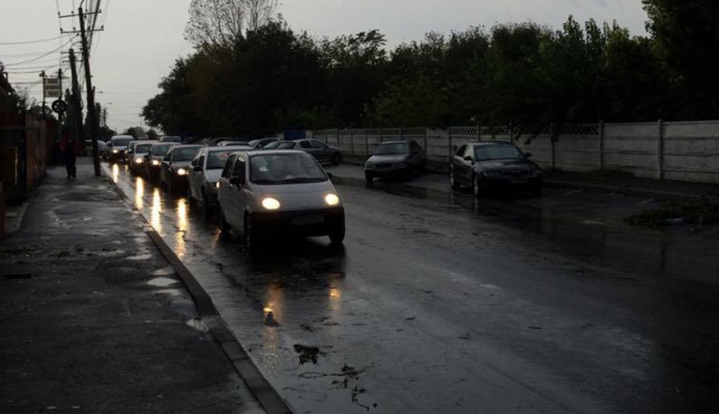 Vijelii și inundații la Constanța. A plouat într-o zi cât pentru o lună - furtuniconstanta1-1474301676.jpg