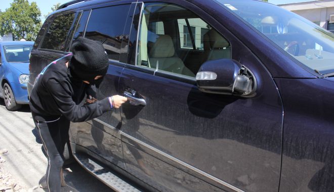 Spargeri de mașini, pe bandă rulantă, în Constanța. Suspectul a fost arestat - furturidinmasini-1613756939.jpg