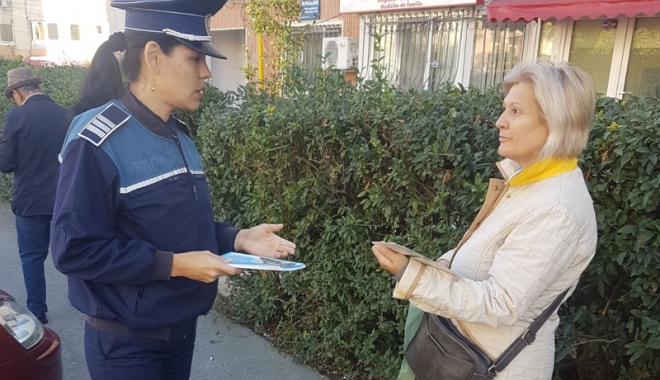 Furturile  din autoturisme și locuințe, prevenite  de polițiști  prin pliante - furturile-1507737054.jpg