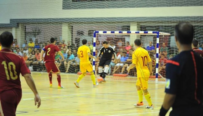 România, de două ori învinsă de Spania, în amicalele de futsal - futsalsursafacebookn-1410956954.jpg