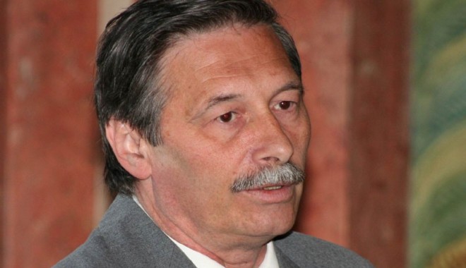 Muzeografii români sună adunarea. Constanța trage chiulul - gabrielcusturea1320337413-1320396420.jpg