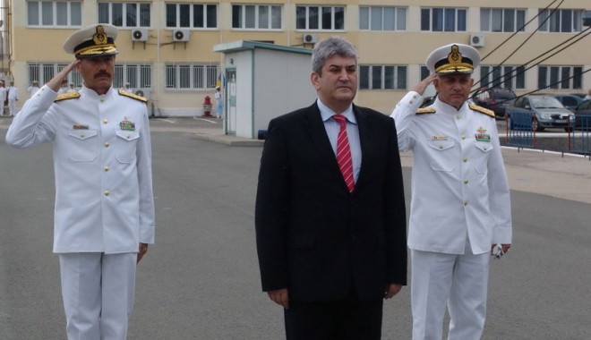 Gabriel Oprea la ceremoniile Zilei Marinei:Forțele Navale Române au capacitatea de a-și îndeplini cu succes rolul și misiunea - gabrieloprea-1313405328.jpg