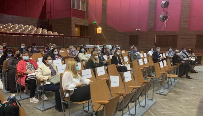 Comunitatea constănțeană poate lansa propuneri la Gala Premiilor pentru Directorii Anului 2021 - galadirectori-1633971796.jpg