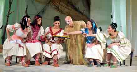 Gata cu fripturile, mergem la teatru! - galcevilee-1334673545.jpg