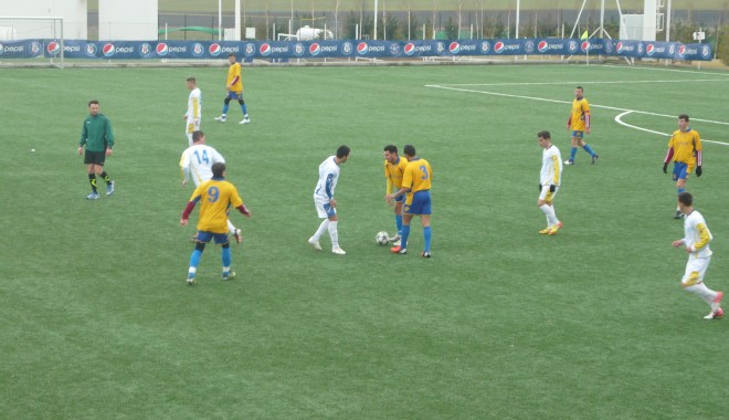 Fotbal. FC Farul, învinsă de Dunărea Călărași: 0-2 / Galerie foto - galeriefotofarulcalarasi2-1360152576.jpg