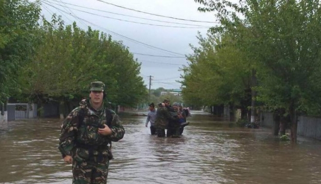 Prefect DEMIS după inundațiile catastrofale - galeriefotoinundatii231291900-1476426974.jpg