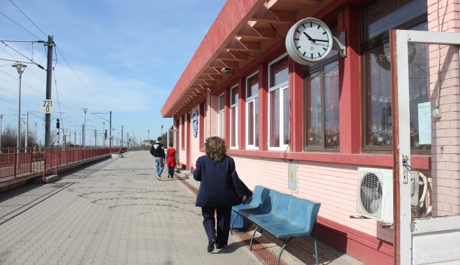 CFR: Elevii și studenții navetiști, reducere 75% la abonamente pe trenurile Regio - garacfrpalas7-1409647752.jpg
