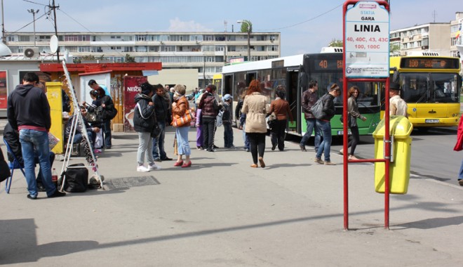Gara Constanța, tărâmul bișnițarilor de țigări și al hoților din buzunare - garastatie43vanzatoritigarismena-1335556014.jpg
