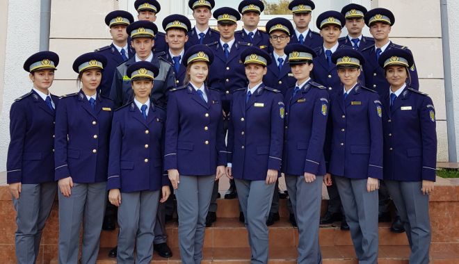 Tineri proaspăt ieșiți din școală, polițiști de frontieră la Constanța - gardaabsolventi-1575408287.jpg