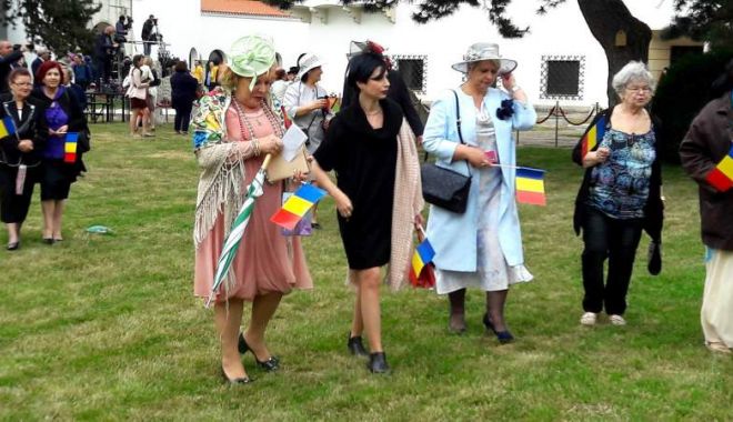 Garden Party la Palatul Elisabeta. Mii de invitați prezenți, în ciuda ploii - garden-1557505436.jpg
